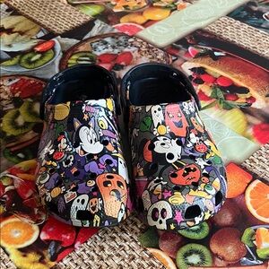 CROCS Colorful Cartoon Print Sandals